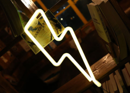 New LED Neon Sign Lightning Shaped USB Battery Operated Night Light Decorative Table Lamp For Home Party Living Room decoration